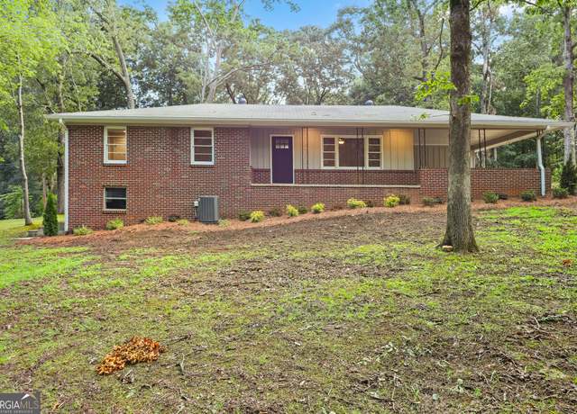 Property at 221 Yonah Dr, Clarkesville, GA 30523, 3 beds, 2 baths