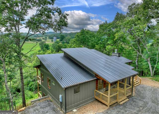 Property at 418 Windy Trl, Blue Ridge, GA 30513, 4 beds, 3.5 baths