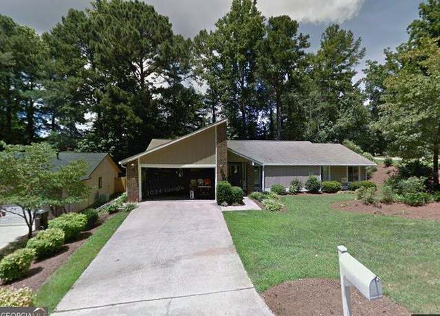 Property at 100 Lake Forest Dr, Peachtree City, GA 30269, 3 beds, 2 baths