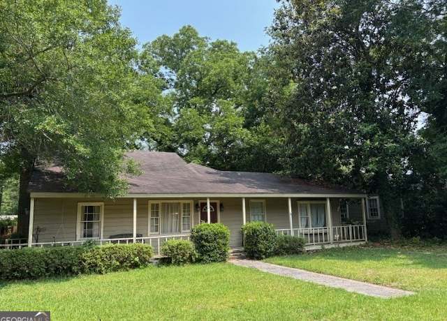 Property at 315 Clairborne Ave, Statesboro, GA 30458, 4 beds, 2 baths
