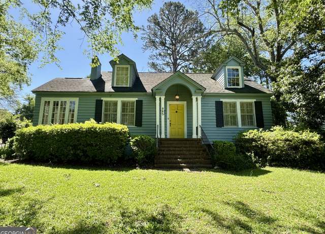 Property at 985 Boulevard, Macon, GA 31211, 3 beds, 3 baths