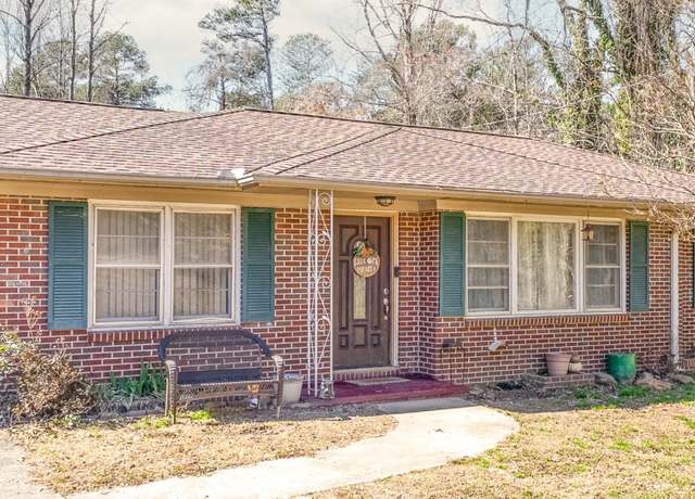 Property at 3064 W Currahee St, Toccoa, GA 30577, 4 beds, 2 baths