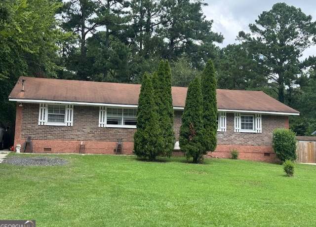 Property at 46 Royce Dr, Jonesboro, GA 30238, 3 beds, 2 baths