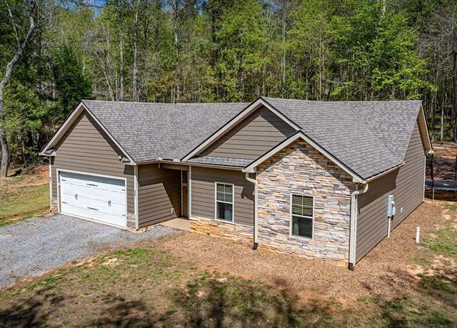 Property at 241 Simmons Dr, Ellijay, GA 30536, 3 beds, 2 baths