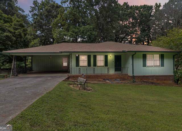 Property at 2936 Castle Dr, Lawrenceville, GA 30044, 3 beds, 2 baths