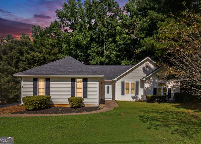 Property at 207 River Park Dr, Newnan, GA 30265, 3 beds, 2 baths