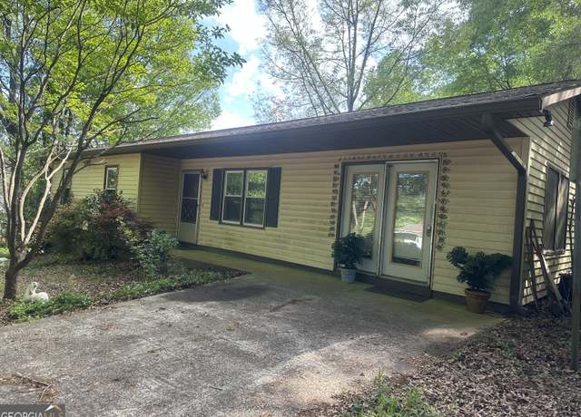 Property at 421 Chase Cir, Cornelia, GA 30531, 3 beds, 1.5 baths