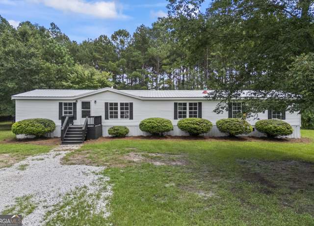 Property at 25 Pleasant Ln, Comer, GA 30629, 3 beds, 2 baths