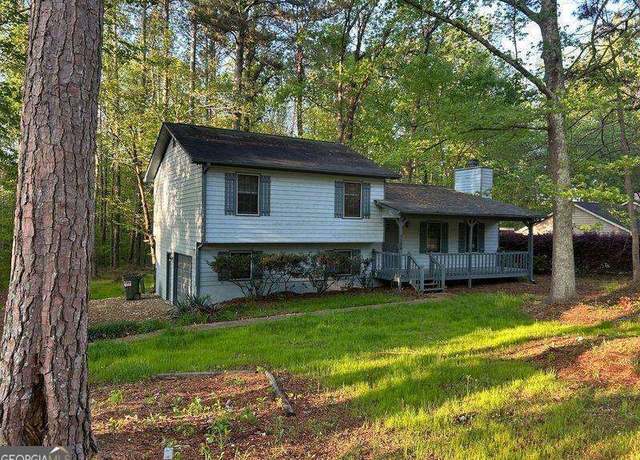 Property at 1106 Hardy Cir, Dallas, GA 30157, 3 beds, 2 baths
