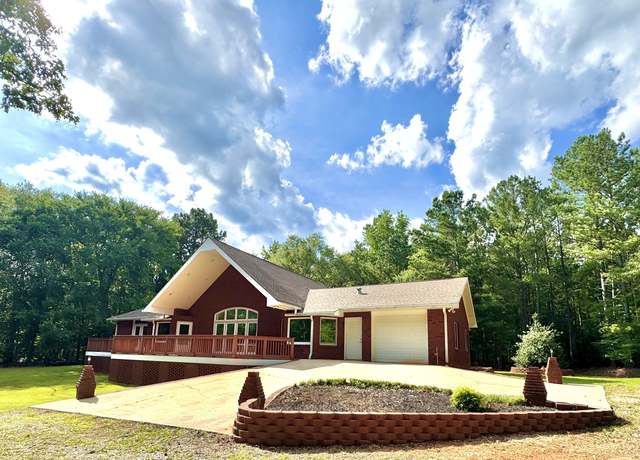 Property at 1310 Deerwood Dr, Madison, GA 30650, 4 beds, 3 baths
