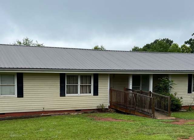 Property at 262 Windy Ln, Jackson, GA 30233, 4 beds, 2.5 baths
