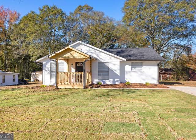 Property at 106 Sunset Ln, Newnan, GA 30263, 3 beds, 2 baths
