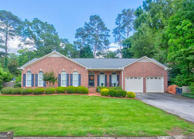 Property at 17 Rosewood Rd SW, Rome, GA 30165, 3 beds, 3 baths