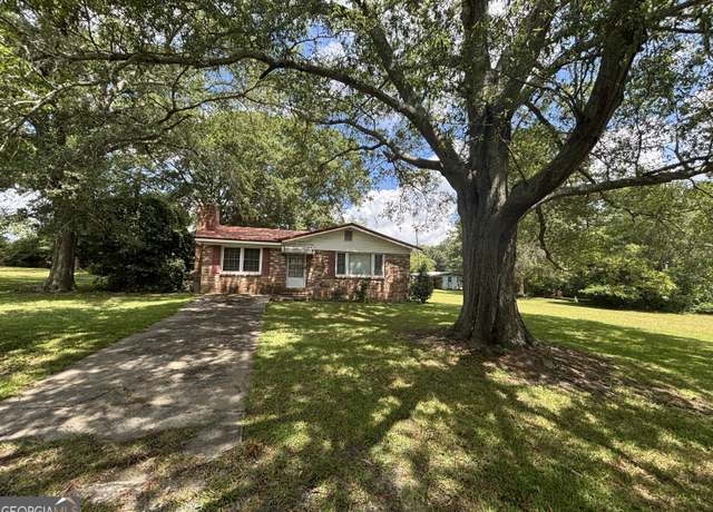 Property at 105 Larryton Drive Rd, Cochran, GA 31014, 3 beds, 1.5 baths