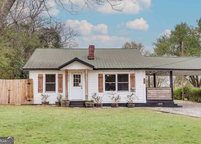 Property at 229 Harmony St, Commerce, GA 30529, 3 beds, 1.5 baths