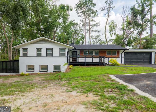 Property at 817 Gornto Rd, Valdosta, GA 31632, 4 beds, 3 baths