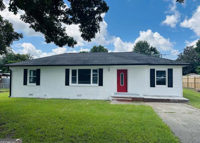 Property at 1007 Green St, Warner Robins, GA 31093, 4 beds, 3 baths