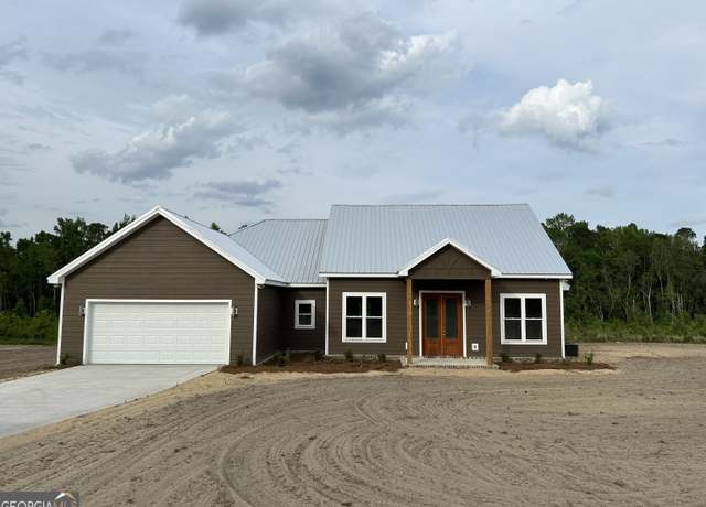 Property at 1159 Paris Ave, Swainsboro, GA 30401, 4 beds, 2.5 baths
