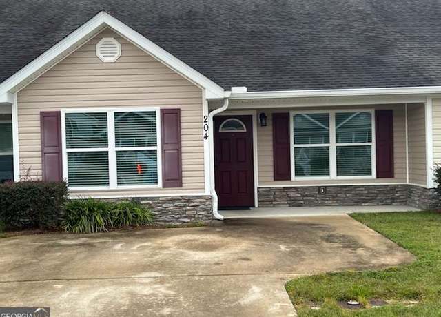 Property at 204 Joshua Cir, Brunswick, GA 31525, 3 beds, 2 baths