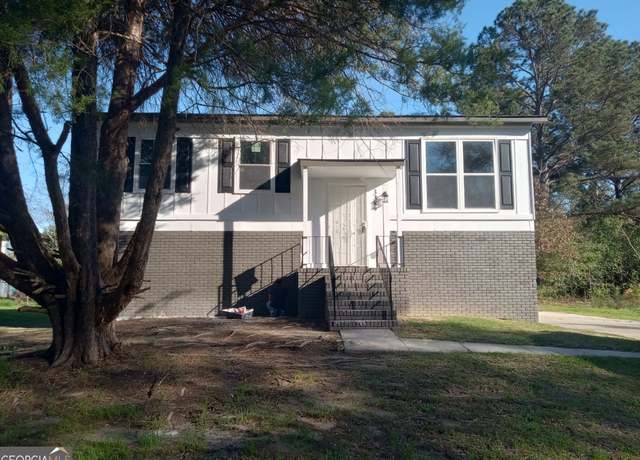 Property at 3389 Majestic Ln, Macon, GA 31217, 6 beds, 2 baths