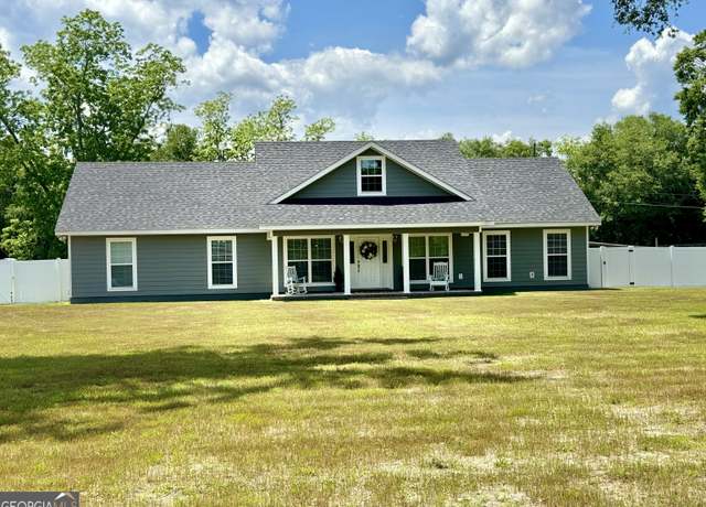 Property at 5525 Tara Rd, Waycross, GA 31503, 4 beds, 2 baths