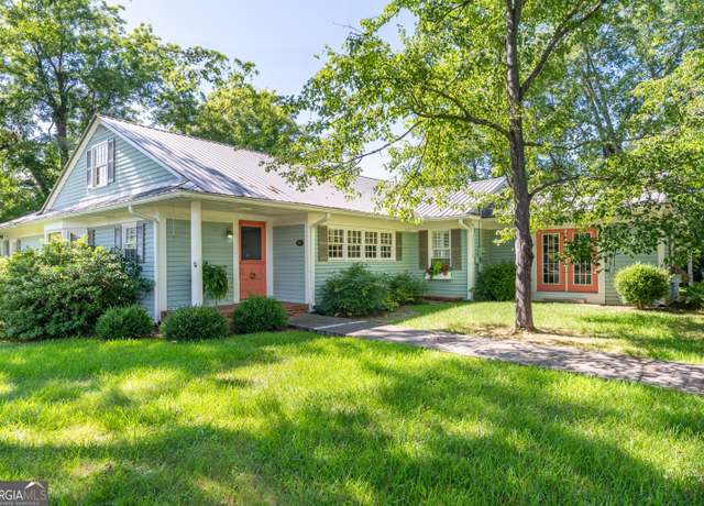 Property at 207 W Liberty W, Washington, GA 30673, 3 beds, 2 baths