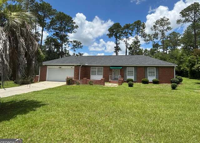 Property at 307 Fulwood, Tifton, GA 31794, 4 beds, 2 baths