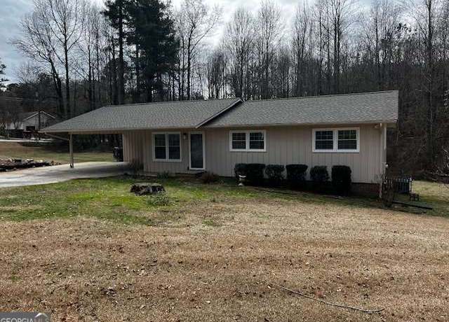 Property at 133 Hillandale St, Cornelia, GA 30531, 4 beds, 3 baths