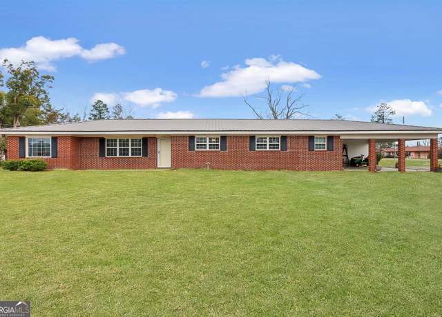 Property at 118 Morris Dr, Alma, GA 31510, 3 beds, 2 baths
