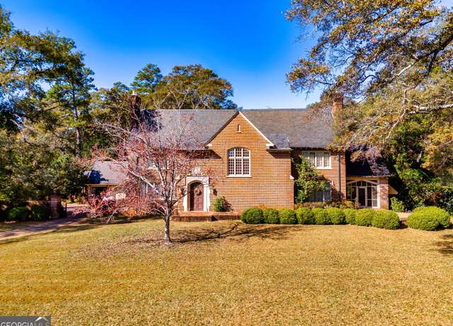 Property at 300 Poplar Dr, Thomaston, GA 30286, 5 beds, 7 baths