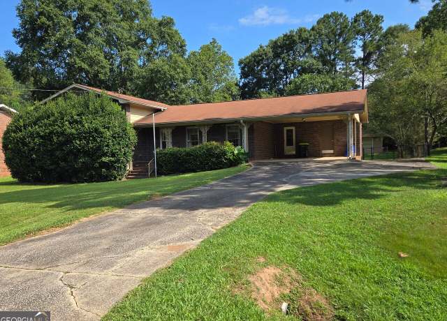 Property at 155 Medford Dr, Fayetteville, GA 30215, 3 beds, 4 baths