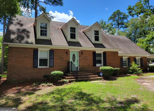 Property at 103 Oak Hollow Dr, Statesboro, GA 30458, 7 beds, 3 baths