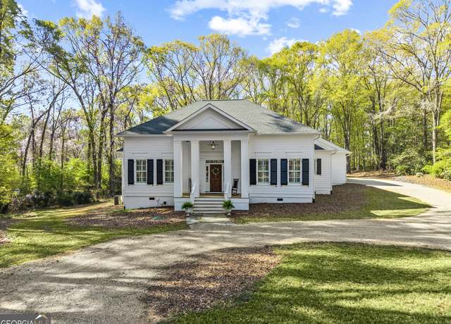 Property at 860 East Ave, Madison, GA 30650, 3 beds, 3.5 baths