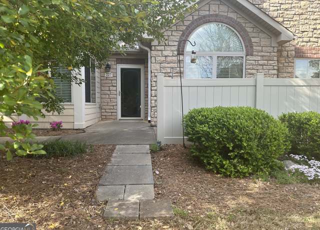 Property at 227 Fenwick Cir, Mcdonough, GA 30253, 2 beds, 2 baths