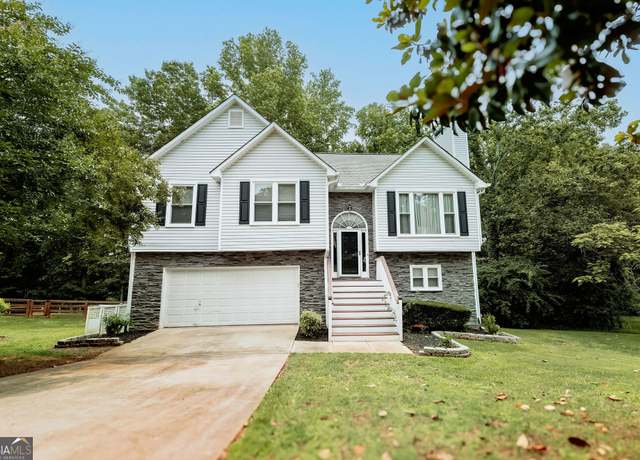 Property at 7030 Wessex Way, Cumming, GA 30028, 3 beds, 3 baths