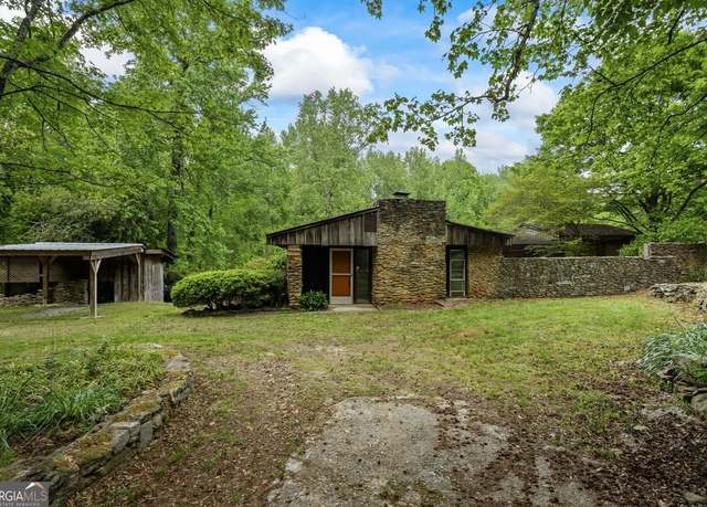 Property at 5493 Alexanders Lake Rd SW, Stockbridge, GA 30281, 3 beds, 2.5 baths