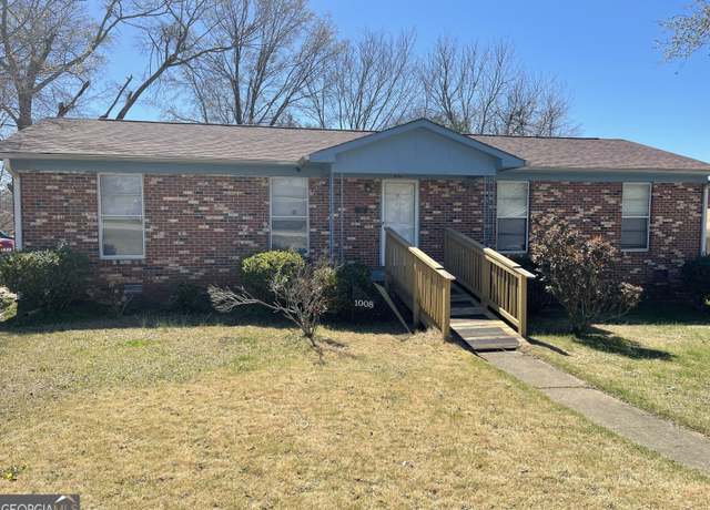 Property at 1008 E 12th St, West Point, GA 31833, 6 beds, 2.5 baths
