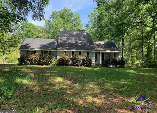 Property at 127 Glen Oaks Rd, Perry, GA 31069, 4 beds, 3 baths