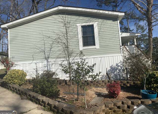 Property at 11 Mohican Maze #11, Locust Grove, GA 30248, 3 beds, 2 baths