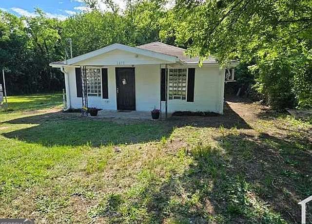 Property at 1475 Berkner Ave, Macon, GA 31204, 4 beds, 2 baths