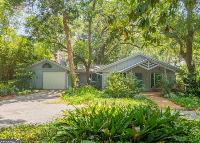 Property at 104 Redfern Dr, St. Simons, GA 31522, 3 beds, 3 baths