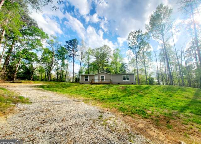 Property at 818 N Holcomb Dr, Martin, GA 30557, 3 beds, 2 baths