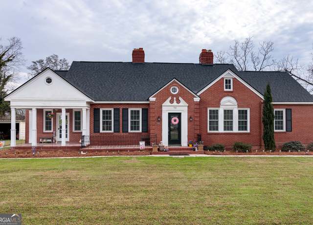 Property at 716 College Ave, Millen, GA 30442, 4 beds, 3.5 baths