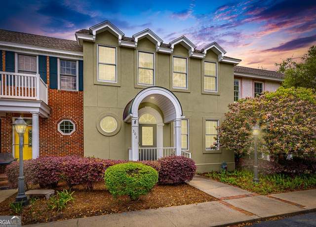 Property at 302 Lantern Walk, St. Simons, GA 31522, 2 beds, 2.5 baths