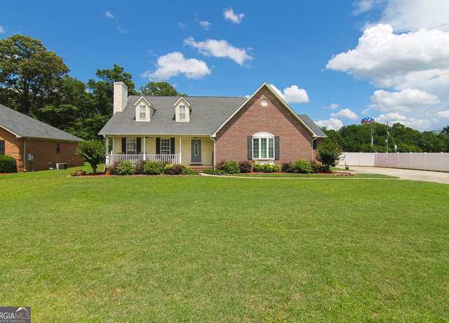 Property at 100 Scarlett Dr, Warner Robins, GA 31088, 4 beds, 2.5 baths