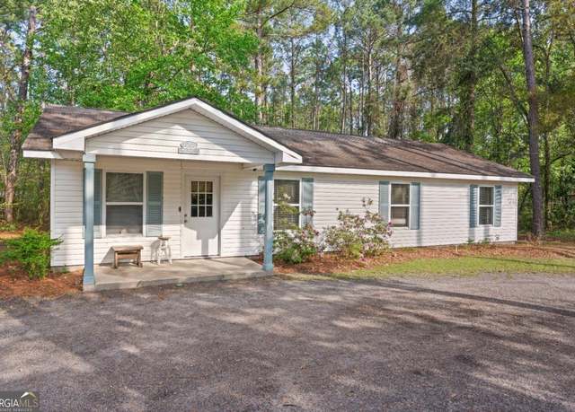 Property at 1202 Market St, Darien, GA 31305, 4 beds, 2 baths