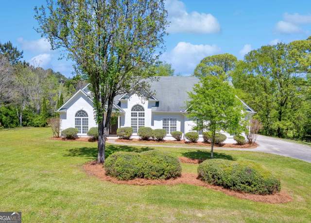 Property at 10 Leesburg Plantation Dr, Sharpsburg, GA 30277, 3 beds, 2 baths