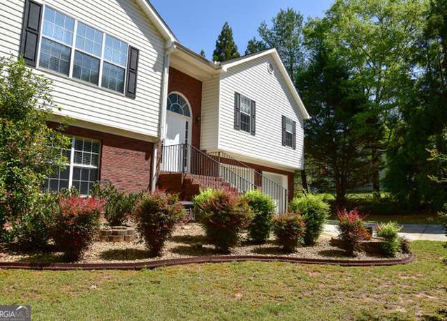 Property at 332 Black Willow Ct, Locust Grove, GA 30248, 4 beds, 2 baths