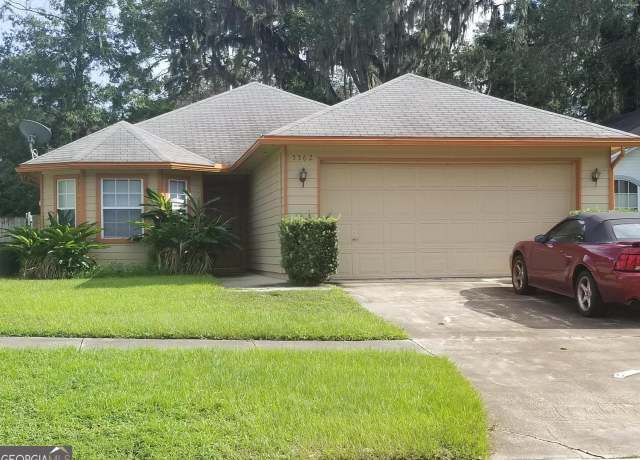 Property at 5562 Oak Crossing Dr, Jacksonville, FL 32244, 3 beds, 2 baths