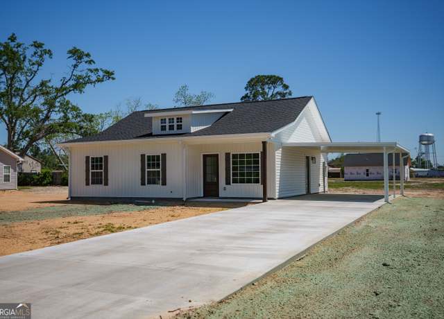 Property at 42 Walton Way, Hazlehurst, GA 31539, 3 beds, 2 baths
